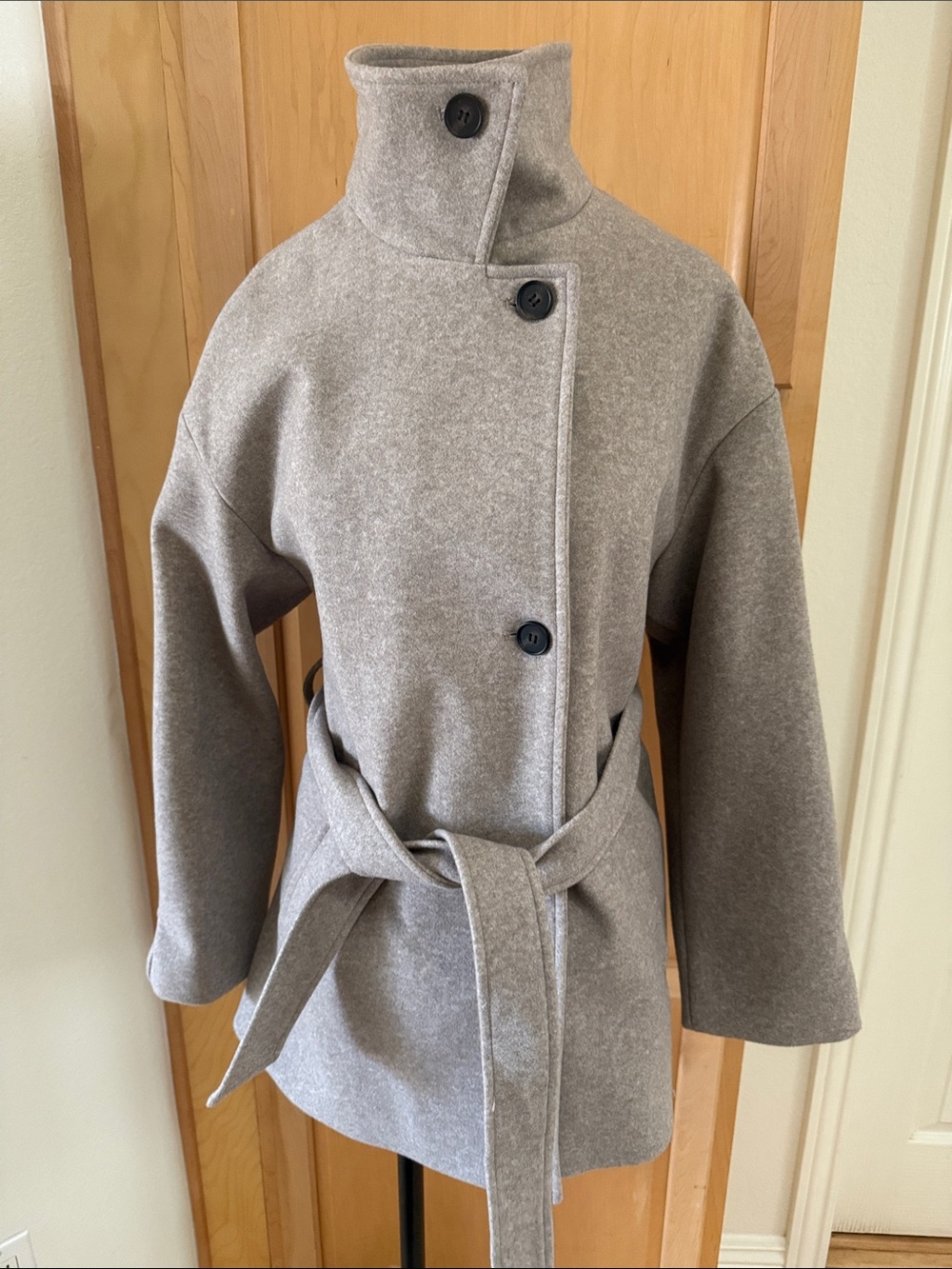 Zara women’s taupe jacket - Picture 3 of 6